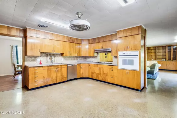 St. Martinville, LA 70582,6031 Main HWY