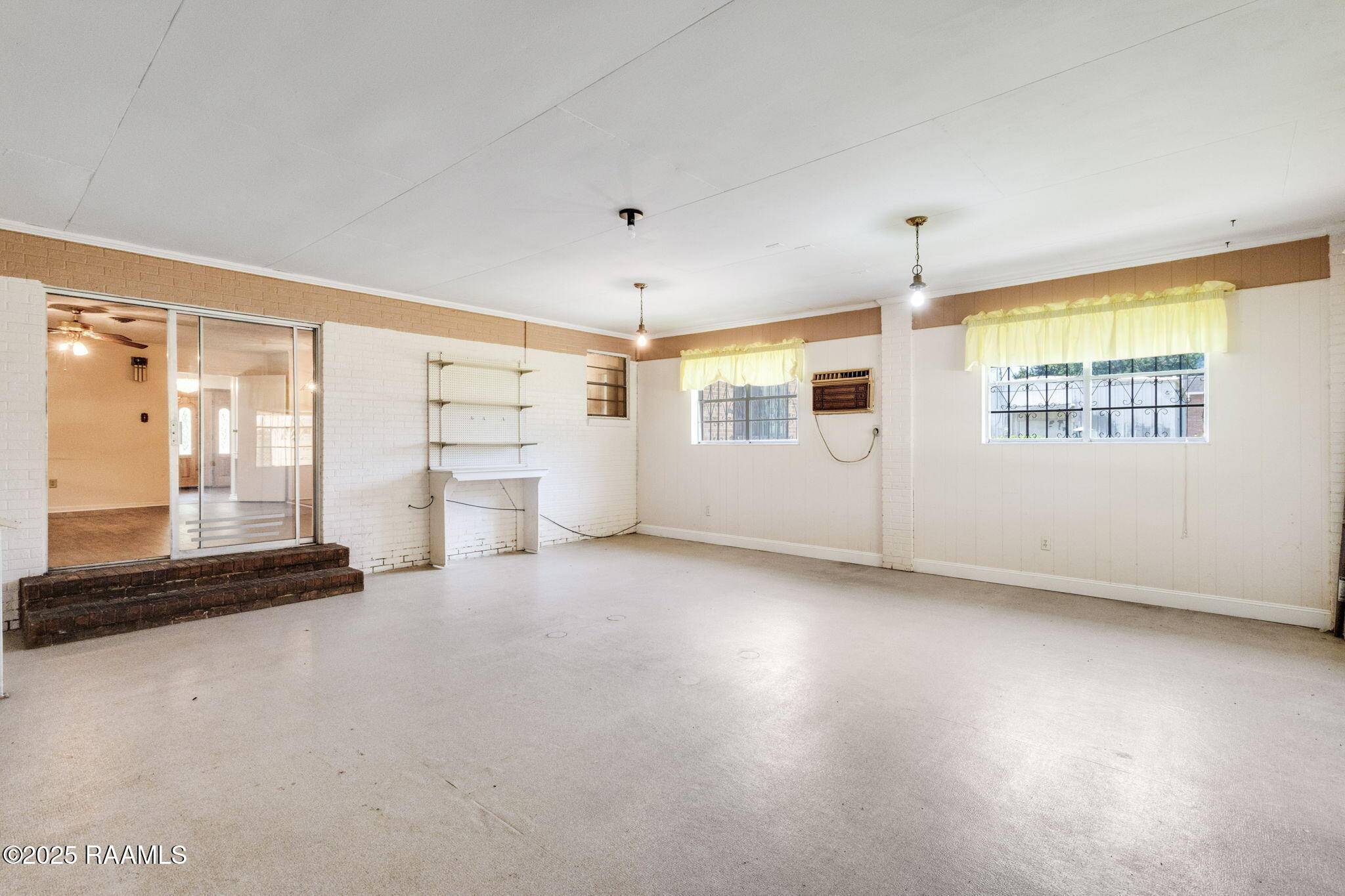 Opelousas, LA 70570,208 W Church ST