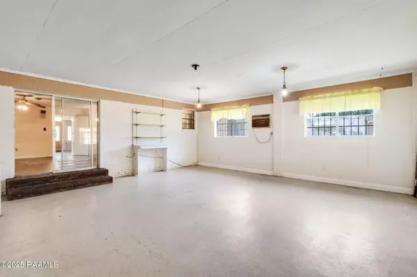 Opelousas, LA 70570,208 W Church ST