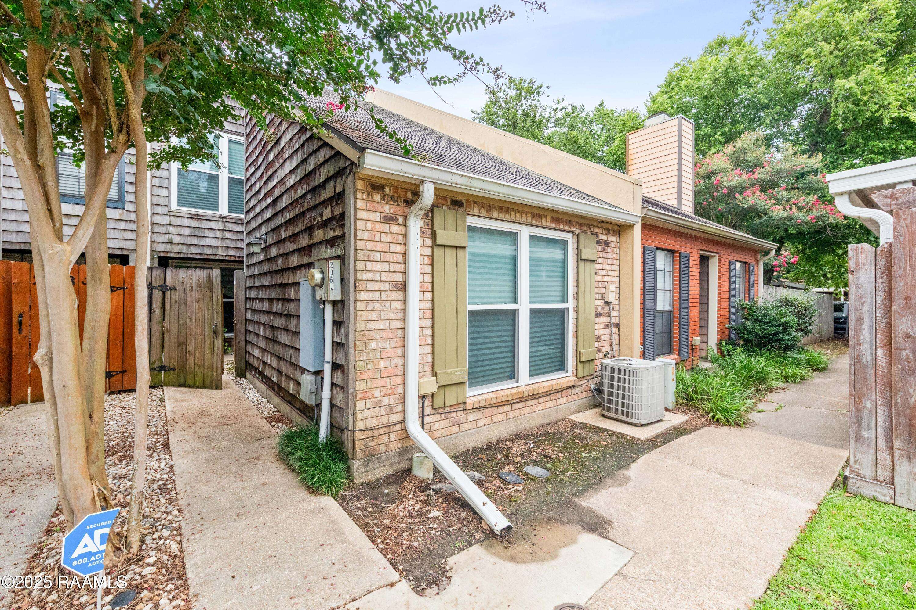206 Long Plantation BLVD #Apt J, Lafayette, LA 70508