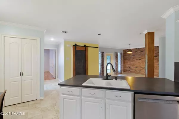 Breaux Bridge, LA 70517,1034 Hollow Oaks RD