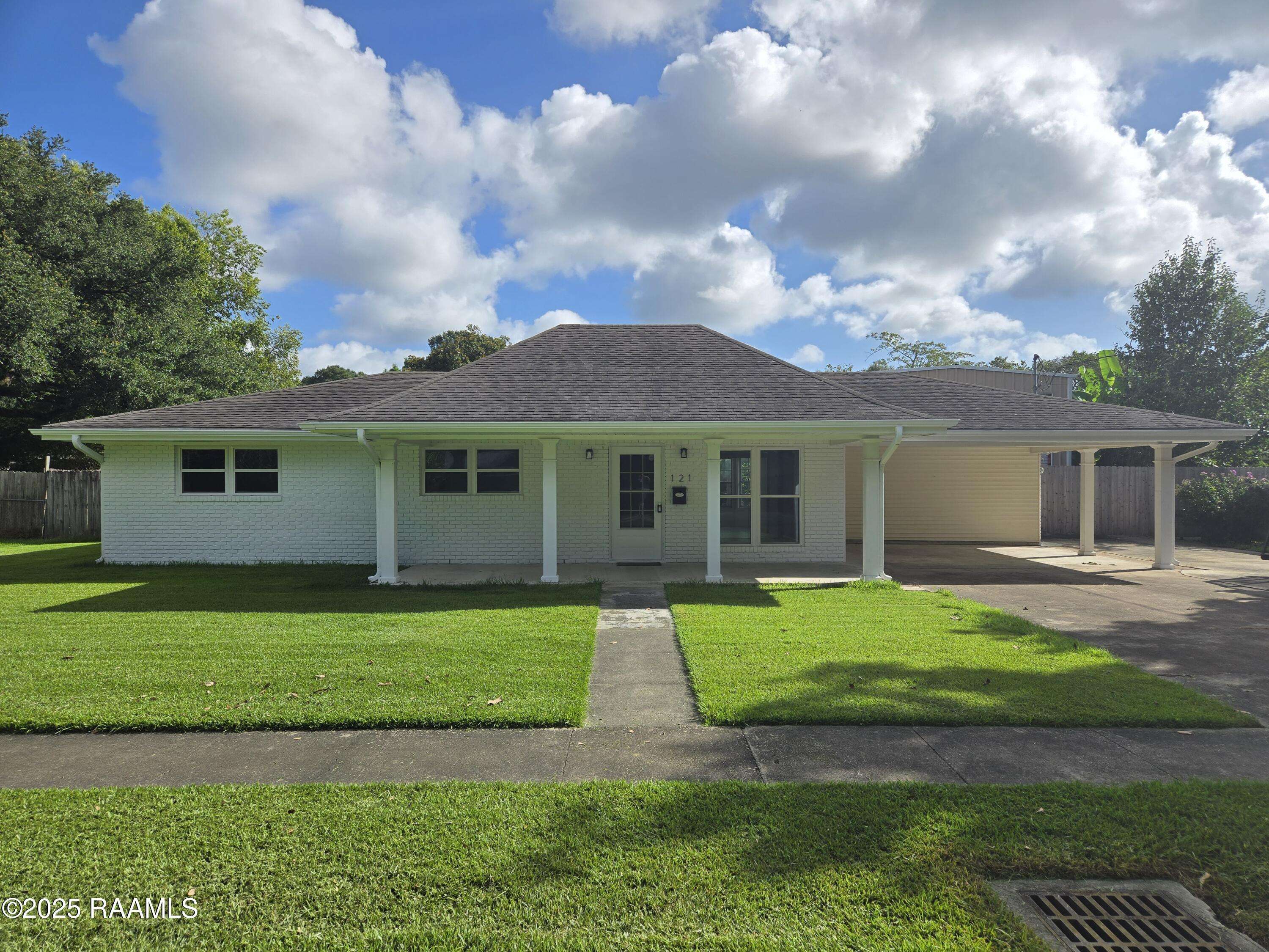 121 Lynn DR, Lafayette, LA 70508