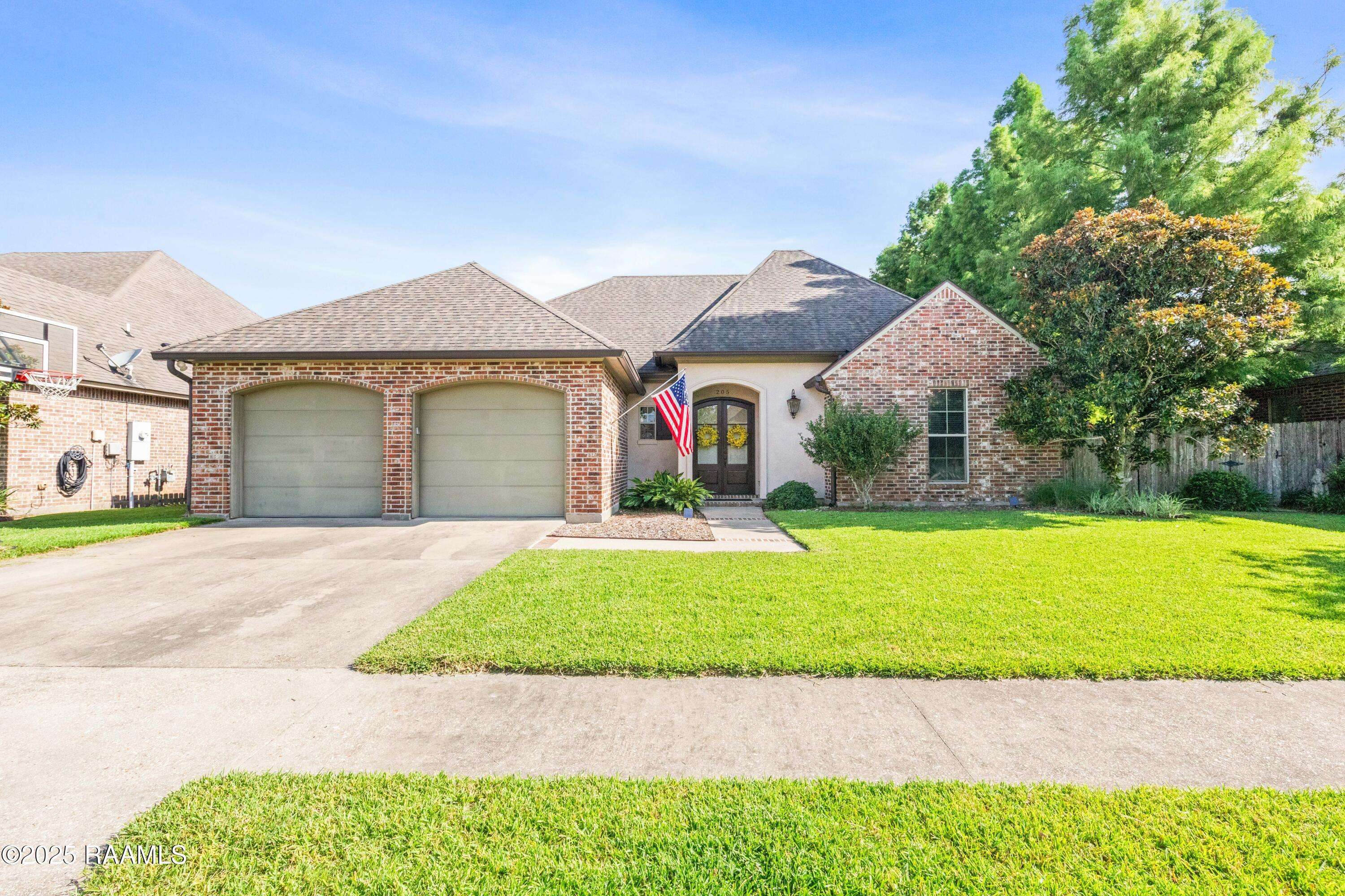 205 Captain Rick DR, Youngsville, LA 70592