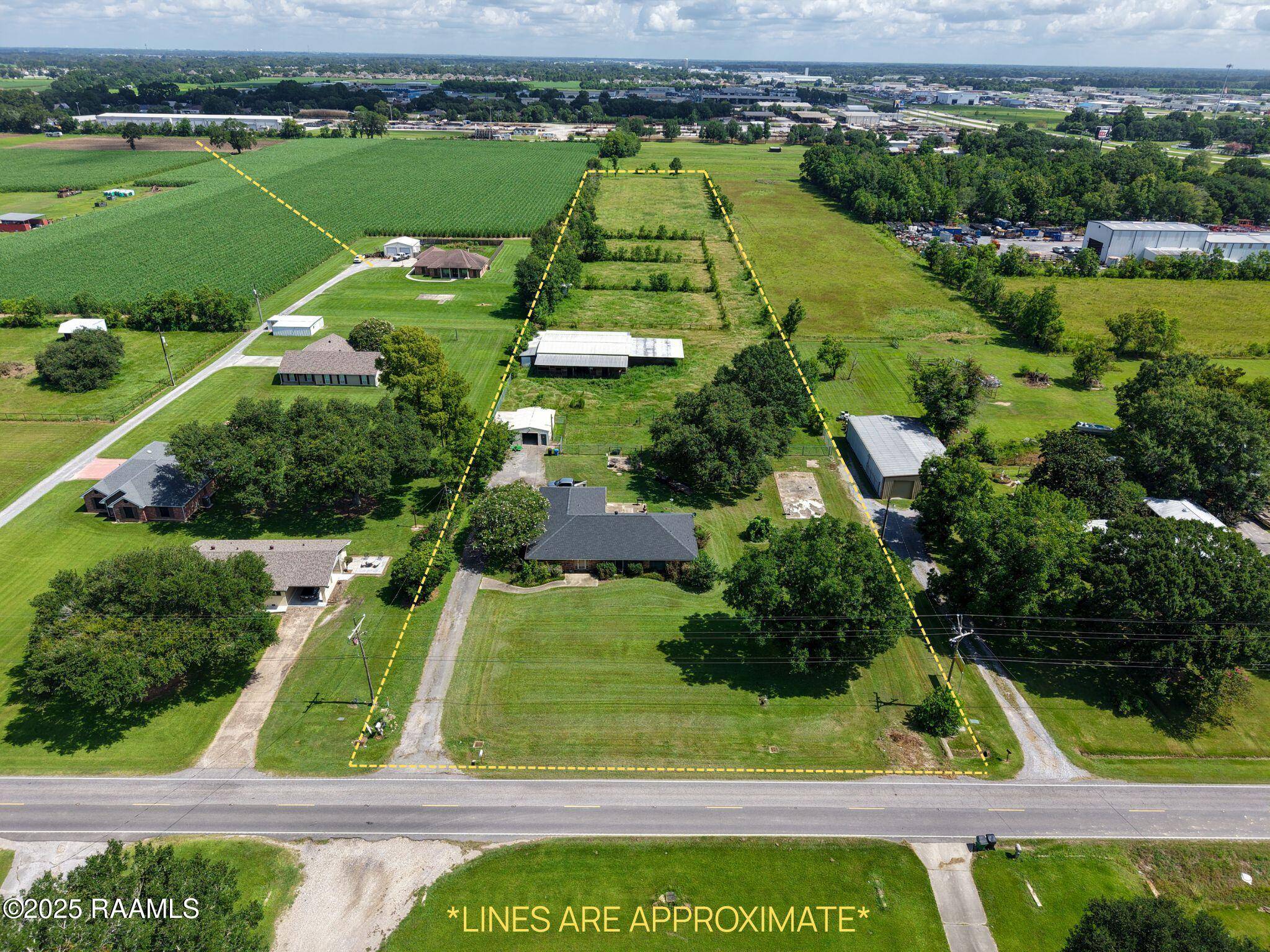 Broussard, LA 70518,3212 Captain Cade RD