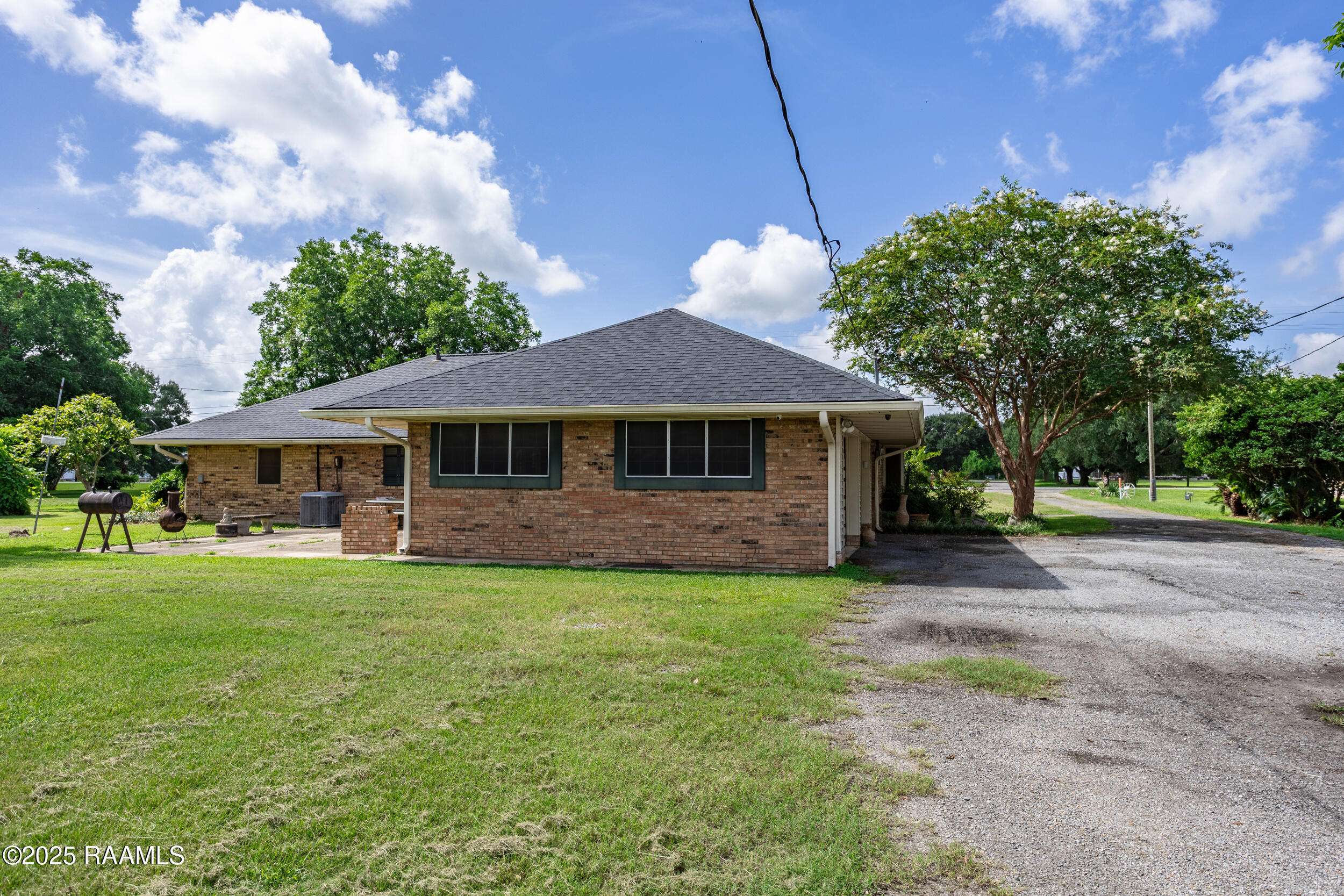 Broussard, LA 70518,3212 Captain Cade RD