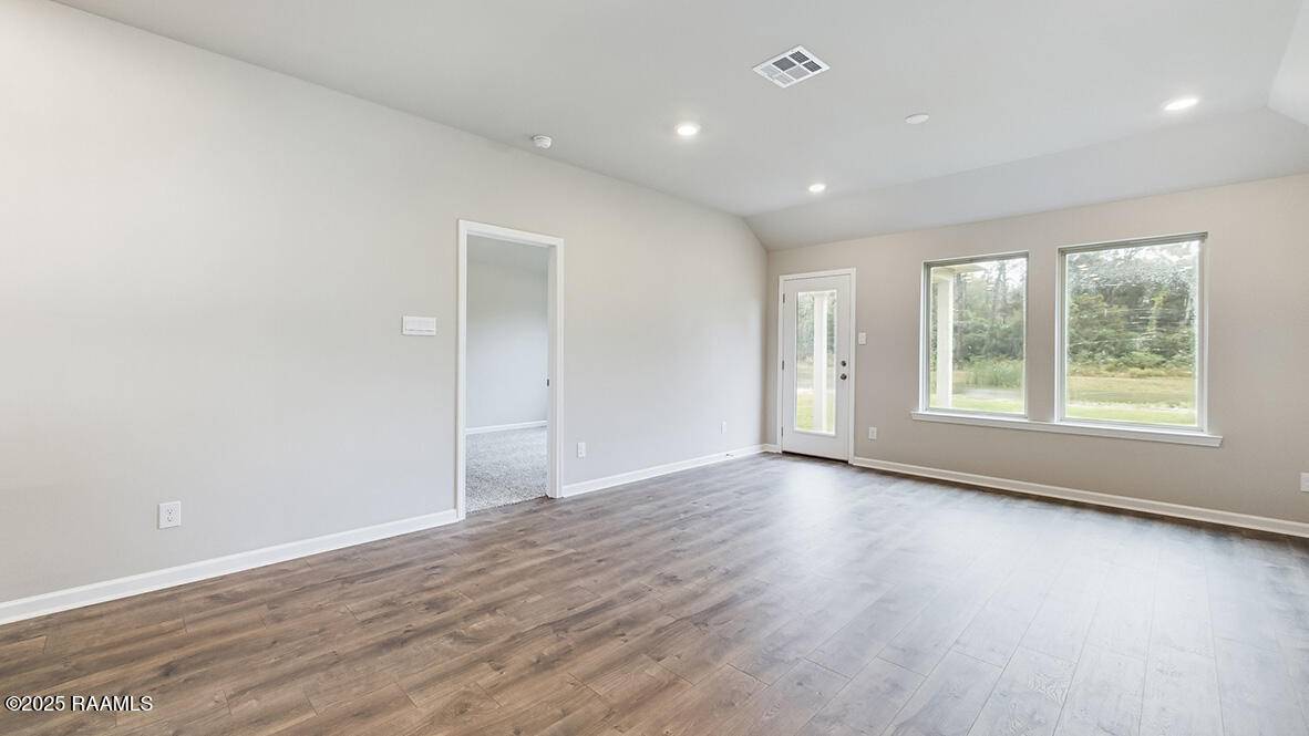 Opelousas, LA 70570,194 Stable DR