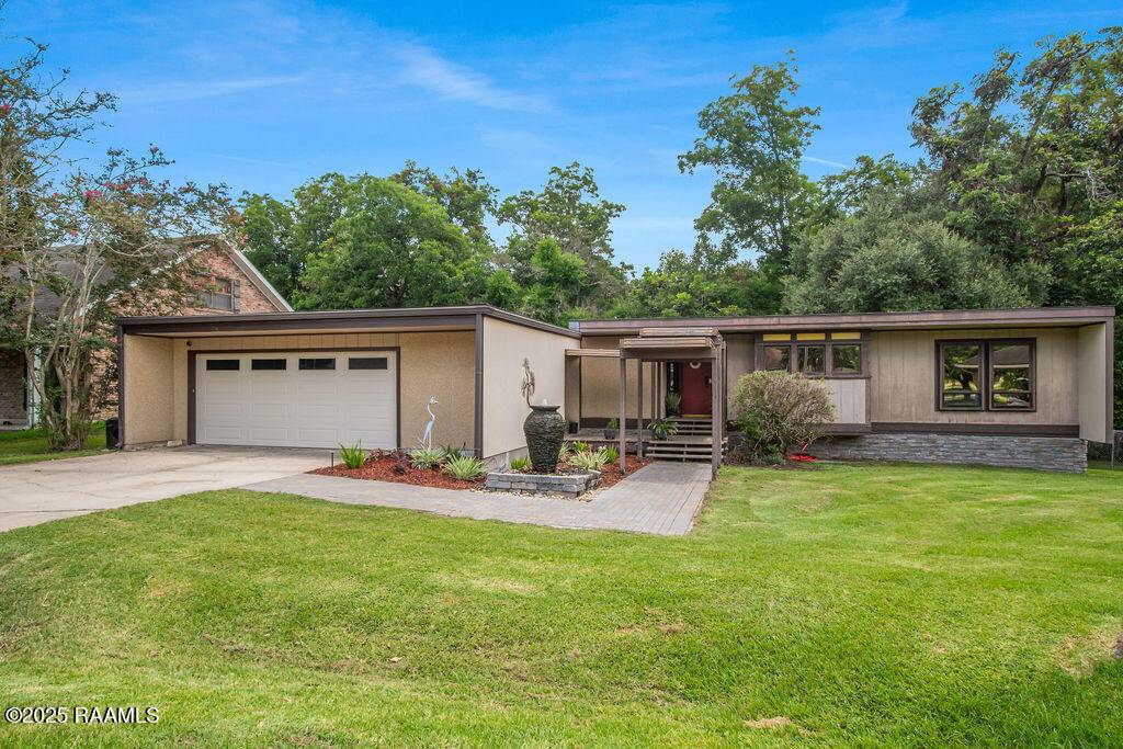 111 Oak Coulee DR, Lafayette, LA 70507