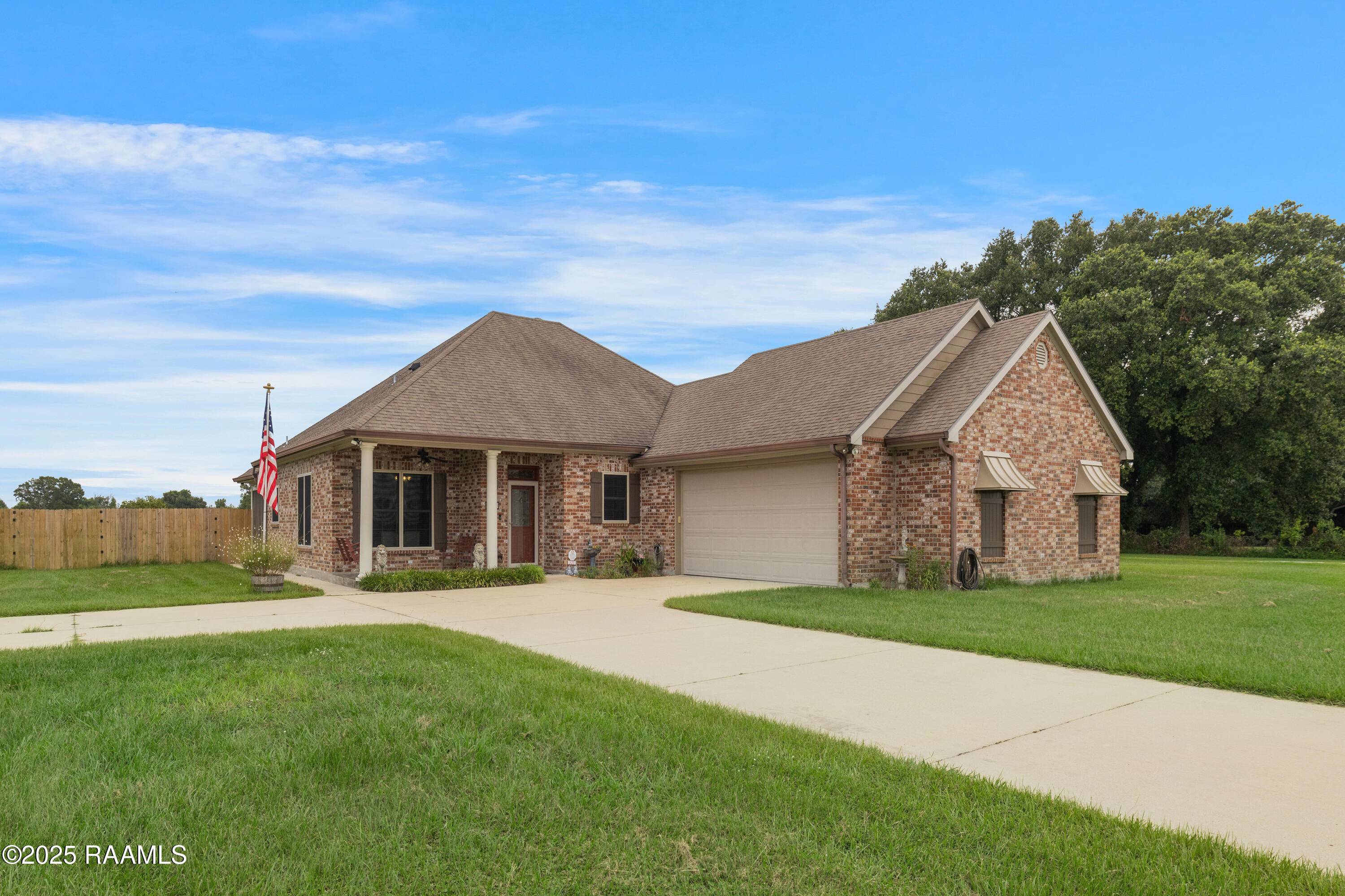 321 Rue De La Vache RD, Scott, LA 70583