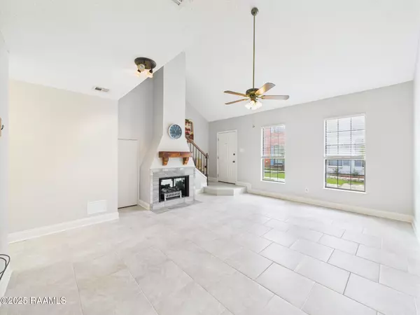 Lafayette, LA 70508,207 Long Plantation BLVD #C