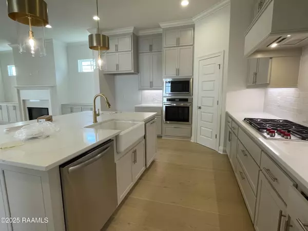 Youngsville, LA 70592,113 Appleton LN