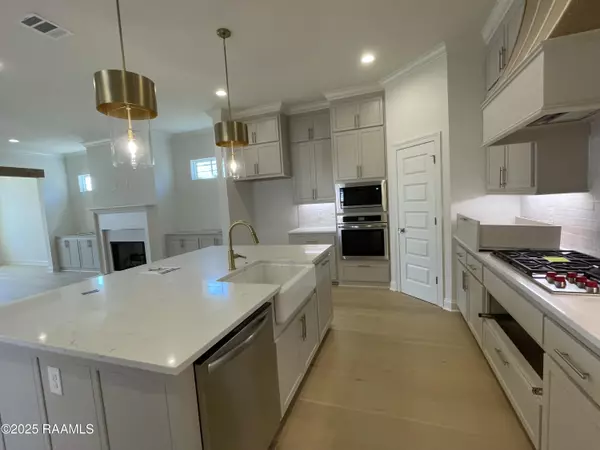 Youngsville, LA 70592,113 Appleton LN