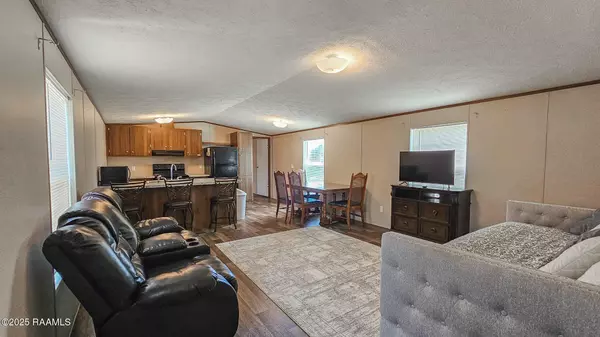 Breaux Bridge, LA 70517,606 Parkway DR