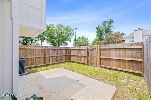 Lafayette, LA 70507,1 Larkspur LN