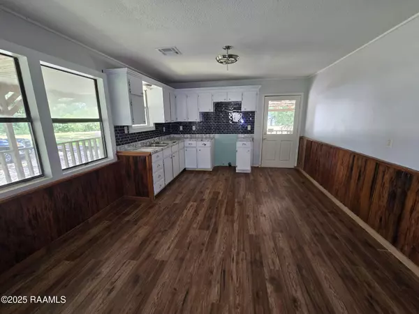 Breaux Bridge, LA 70517,1431 Mills Highway