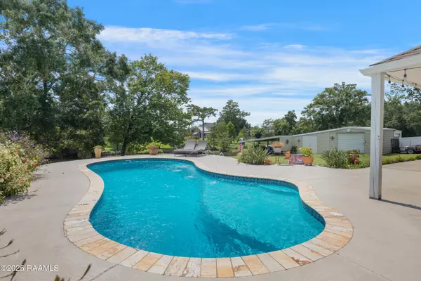 Loreauville, LA 70552,121 Bayou Side DR