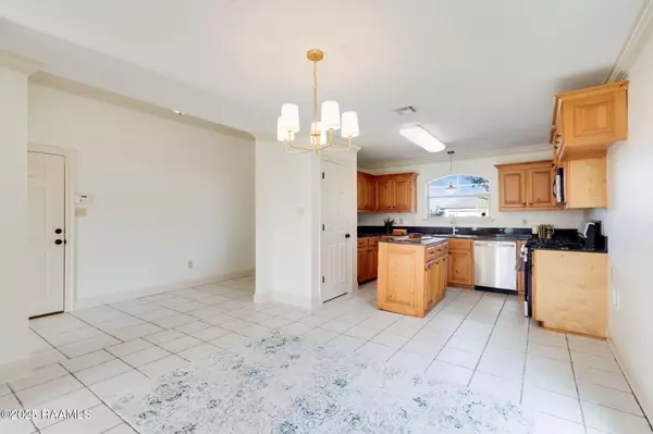 Lafayette, LA 70507,109 Country Garden LN