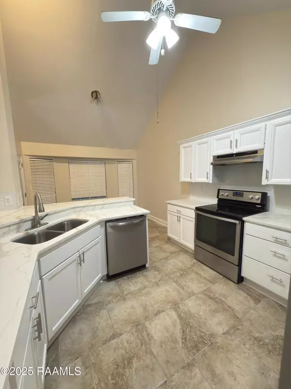 Broussard, LA 70518,103 Chattanooga PL