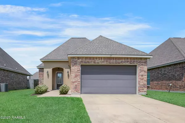 107 Maddox Jude DR, Maurice, LA 70555