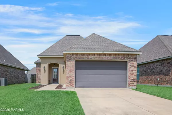 107 Maddox Jude DR, Maurice, LA 70555