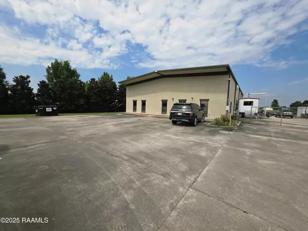Broussard, LA 70518,1017 Qcp Park DR