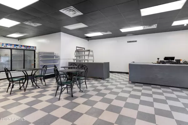 Crowley, LA 70526,803 W Hutchinson AVE