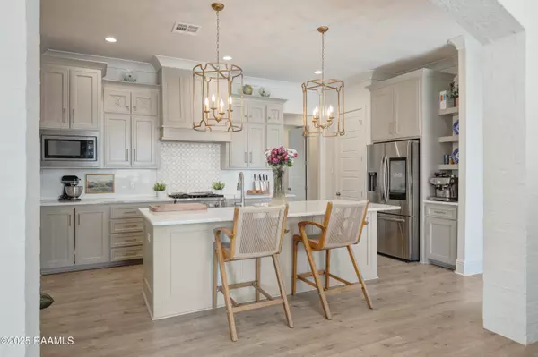 Broussard, LA 70518,113 Gentle Island DR