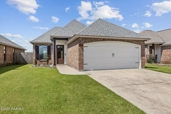 409 Rolling Mill LN, Youngsville, LA 70592