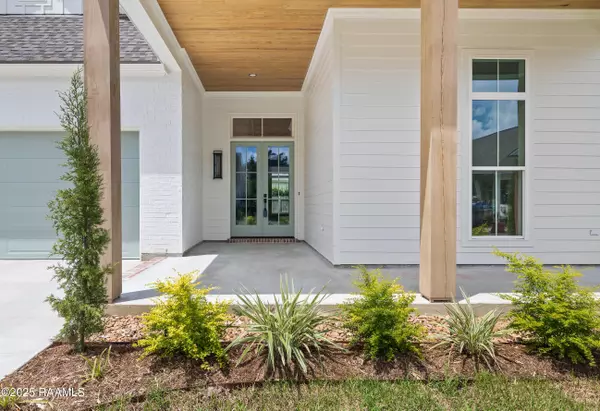 Lafayette, LA 70508,208 Harvest Creek LN