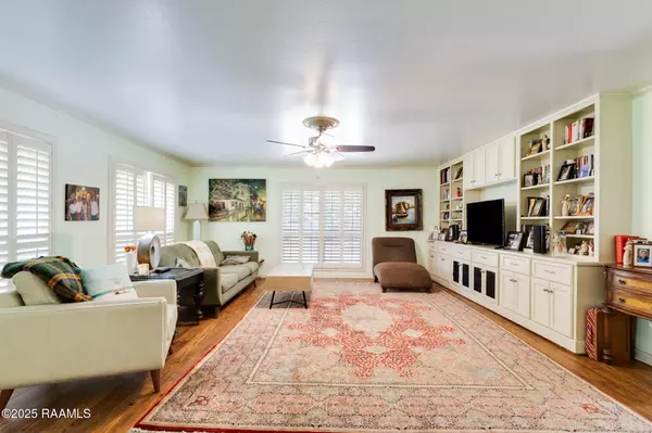 Lafayette, LA 70508,701 E Bayou Pkwy