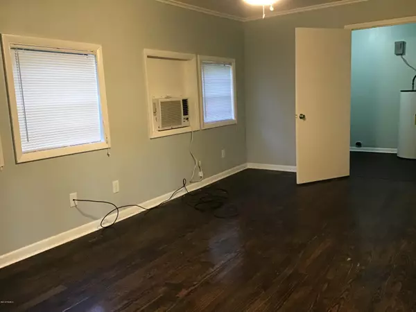 Lafayette, LA 70501,202 E Pine ST