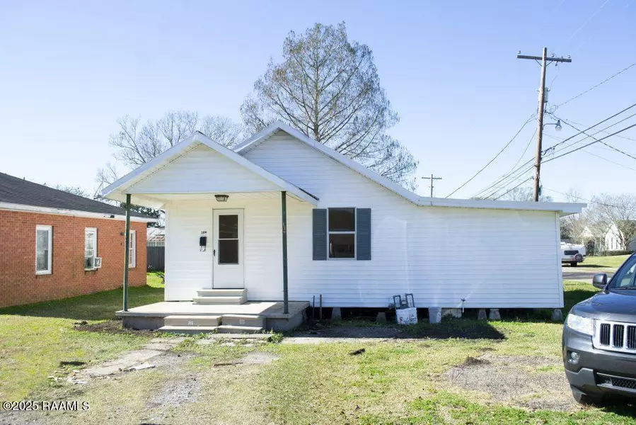 109 N Suire ST, Erath, LA 70533