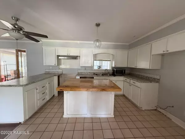 Lafayette, LA 70501,106 Wallace DR