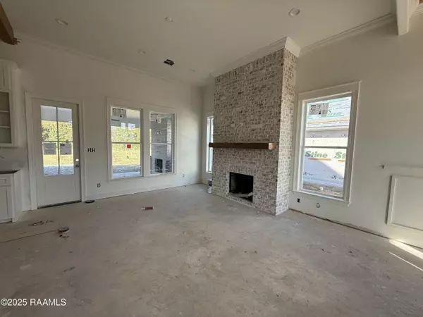 Broussard, LA 70518,114 Spring Meadow DR