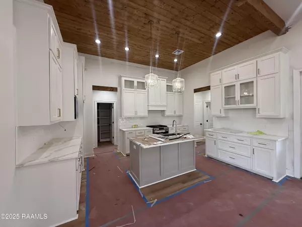 Broussard, LA 70518,114 Spring Meadow DR