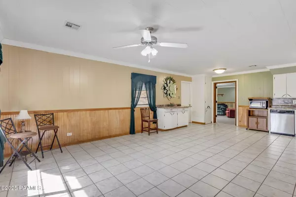 Erath, LA 70533,713 N Severin ST