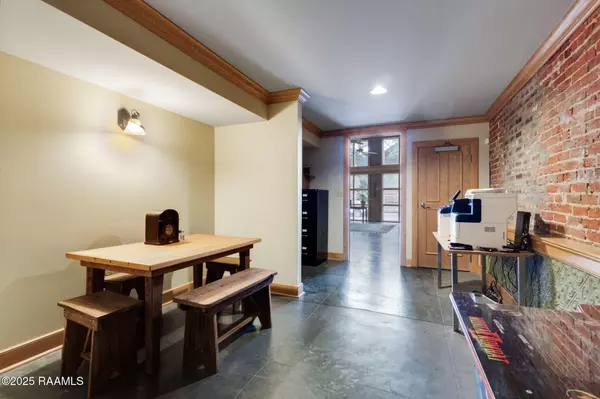 Breaux Bridge, LA 70517,300 E Bridge ST