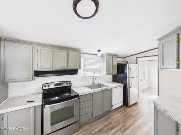 Breaux Bridge, LA 70517,1638 Grand Bois RD