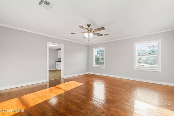 Lafayette, LA 70501,253 Sherwood DR