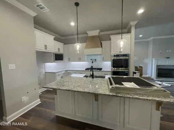 Youngsville, LA 70592,323 Sweet Harvest RD