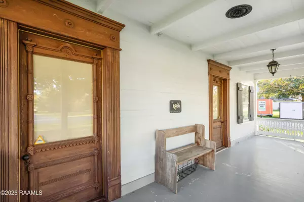 Breaux Bridge, LA 70517,745 S Poydras ST