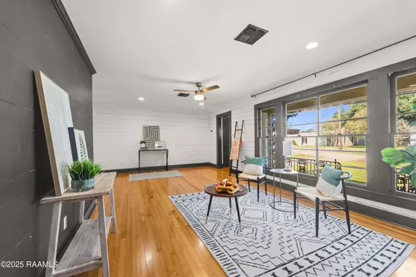 Lafayette, LA 70503,107 Acadian DR