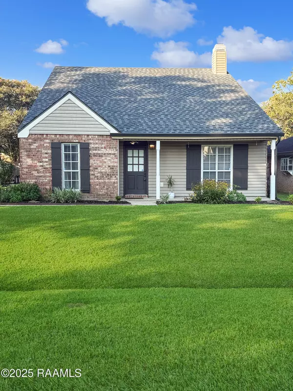 820 Rosedown LN, Lafayette, LA 70503