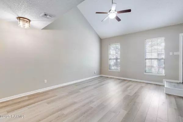 Lafayette, LA 70508,203 Long Plantation BLVD #B