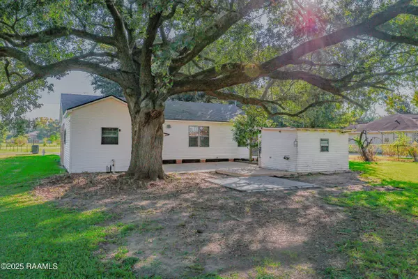 Church Point, LA 70525,619 S Henry ST