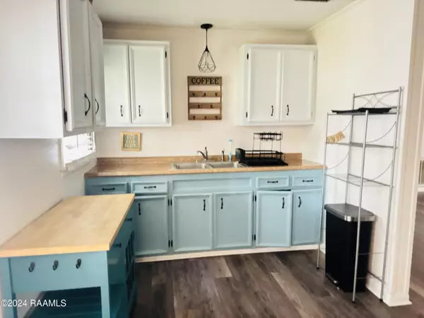 Lafayette, LA 70503,215 Lana DR