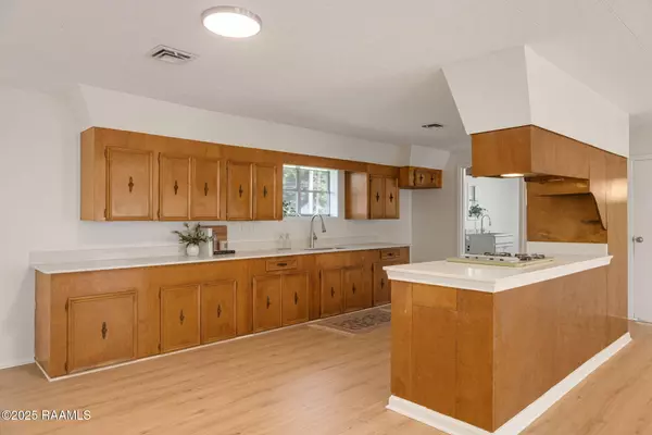 Kaplan, LA 70548,711 N Deshotels AVE