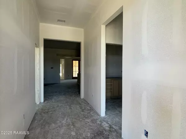 Lafayette, LA 70507,100 Keelingwood LN