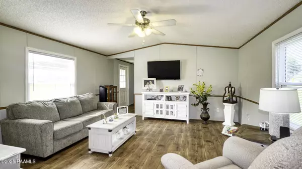 Sunset, LA 70584,496 Sunset Strip