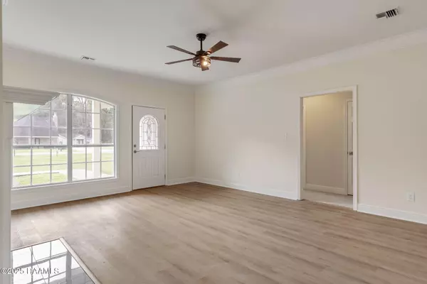 Breaux Bridge, LA 70517,1137 Earline DR