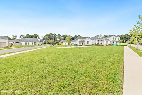 Lafayette, LA 70508,102 Newtown DR